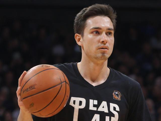 开云体育_ NBA球队的管理策略：怎样保持盈利与竞争？，nba球队的盈利模式