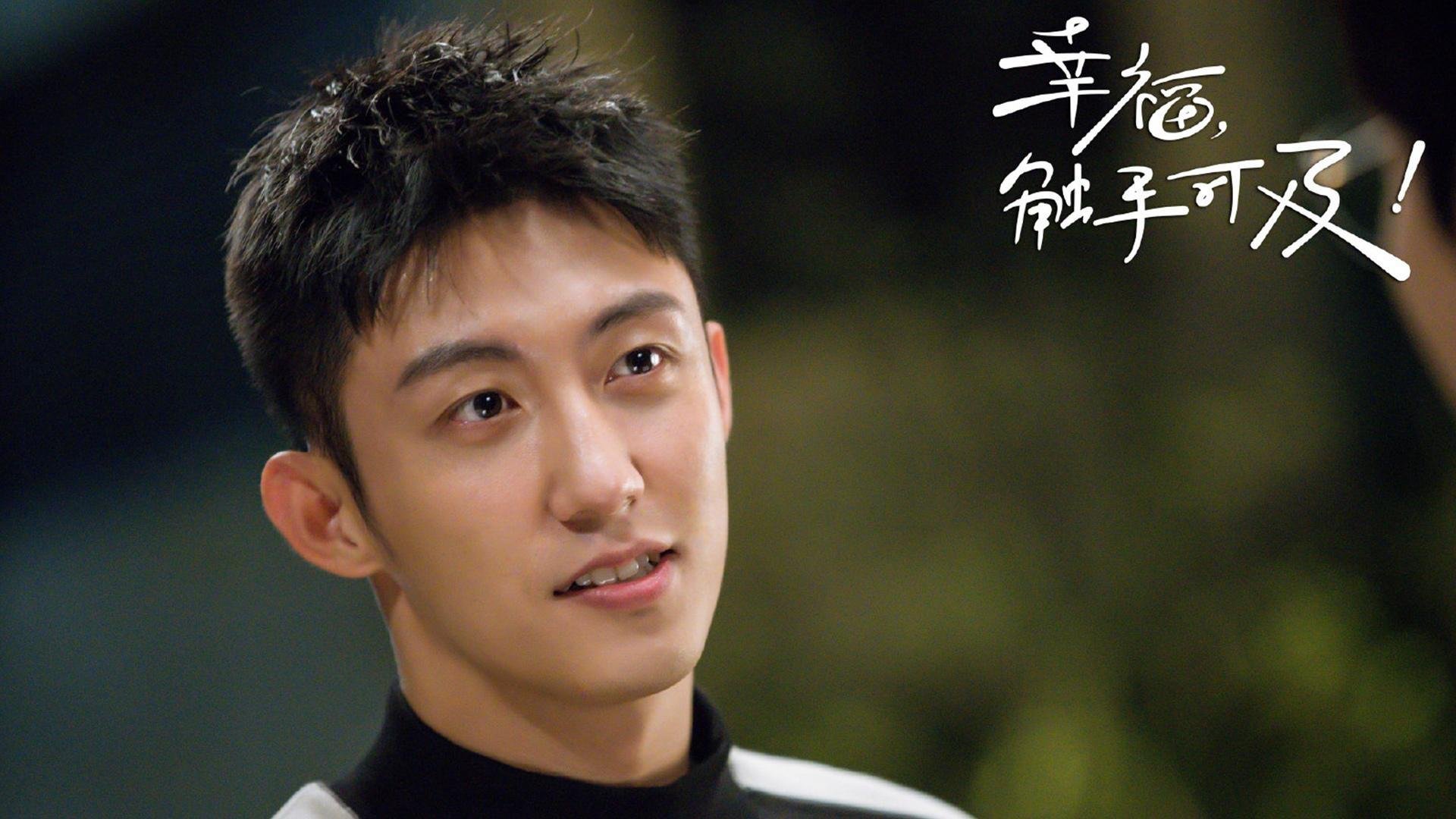 绿色智能LED足球场照明系统在全国推广，节能环保，足球场灯具安装大样图