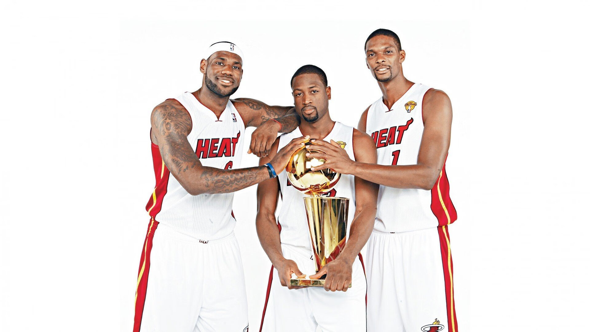 开云体育链接-2017年总决赛：库里的“神射”助勇士夺冠，永恒经典！，库里17年总决赛表现