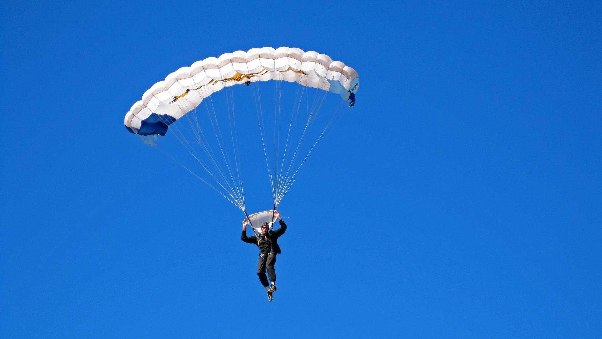 【哈珀的全垒打秀】费城明星在季中赛场主宰比赛，哈珀斯费里级